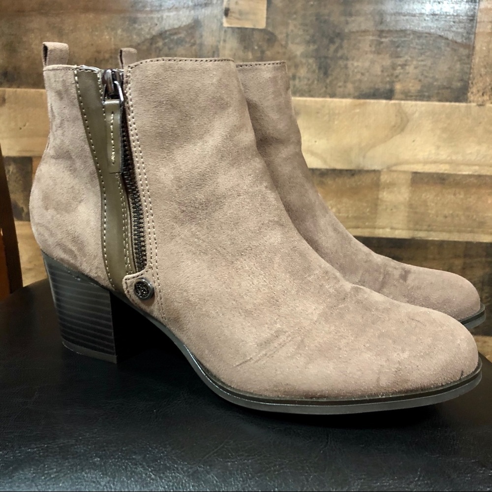 Liz Claiborne Size 10 Booties